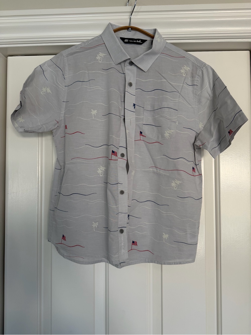 Travis Mathew Light Gray Short-Sleeve Button-Up Shirt